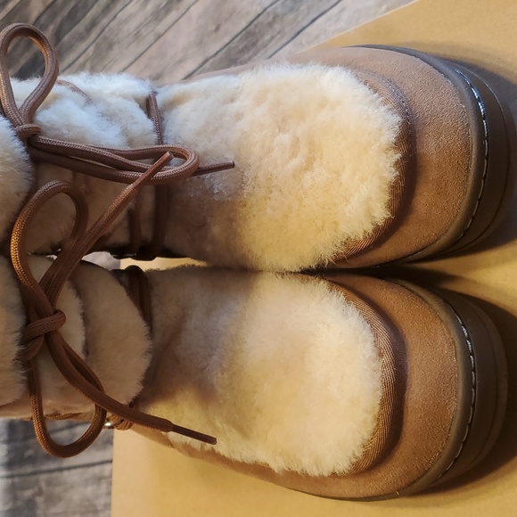 NIB RARE AUTHENTIC UGG Mukluk Revival Boots Women's 10 NEW - Picture 8 of 14
